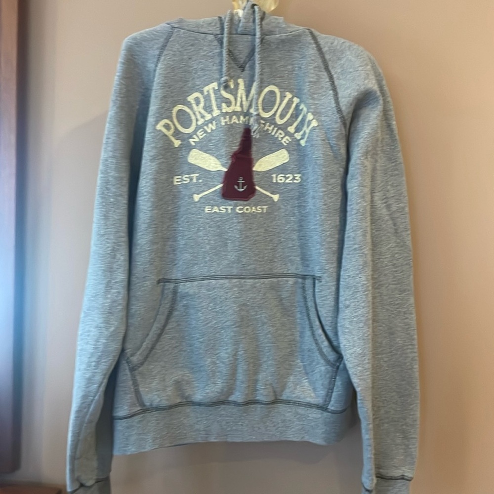 Vintage style Portsmouth New Hampshire Hoodie- Large